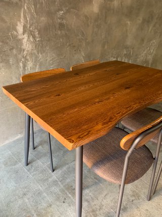 Mesa comedor industrial y 4 sillas