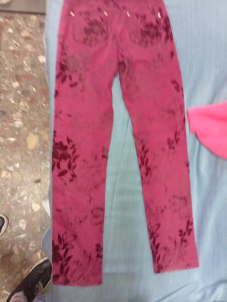 Pantalón estampado floral octubre.S talla S