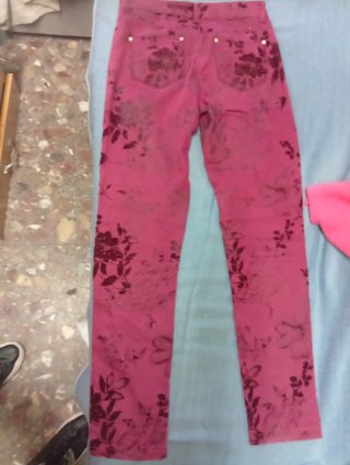 Pantalón estampado floral octubre.S talla S