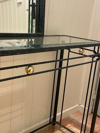 Mueble de entrada con espejo y cristal