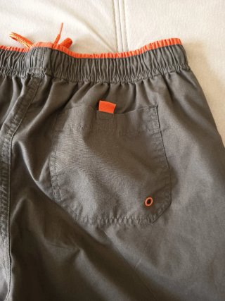 Bañador hombre gris con detalles naranja