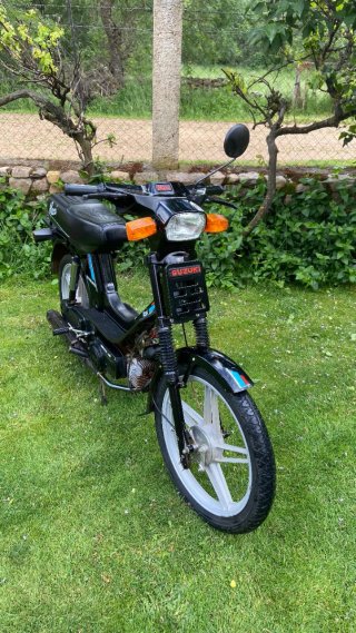 Suzuki Mori Ciclomotor Negro