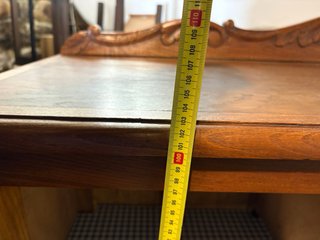 Cómoda de comedor de castaño