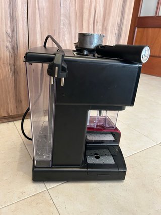 Cafetera Oster PrimaLatte Roja