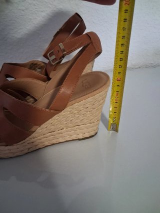 Sandalias UGG Talla 41 Marrones