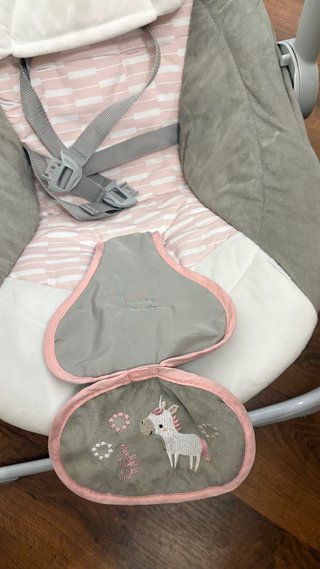 Mecedora bebé niña Ingenuity