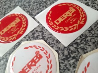 2 Logos Gel Derbi Campeona del Mundo