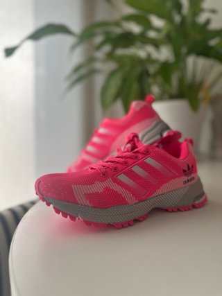 Zapatillas Adidas rosas y grises
