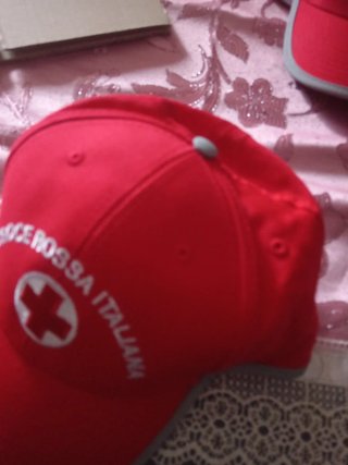 Cappello Croce Rossa Italiana rosso