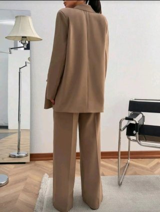 Conjunto chaqueta y pantalon, nuevo sin estrenar.