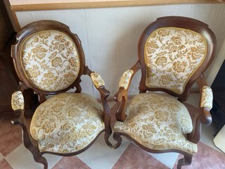 Butacas Clásicas Tapizadas Madera