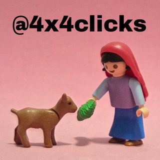 Playmobil Aldeana con cabra