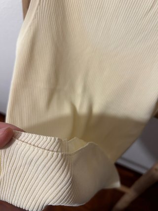 Camiseta Zara sin mangas amarilla