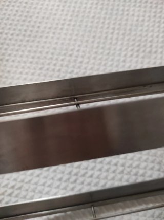 Estantería de metal para especias