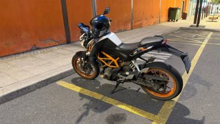 KTM Duke 390 - Moto Deportiva