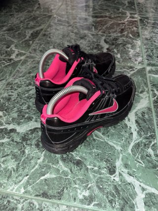Nike Dart 8 Nero/Viola – Taglia 37.5 Donna – Sneak