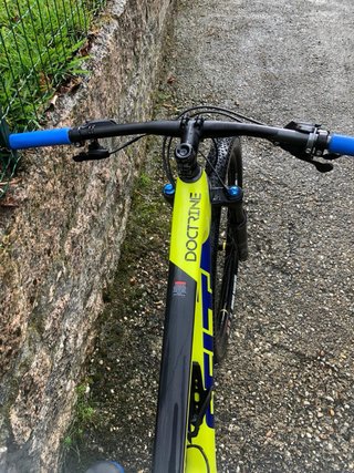 Bicicleta Felt Doctrine Horquilla fox 32 rhythm
