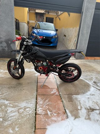 Beta RR 50cc Enduro Negra y Roja