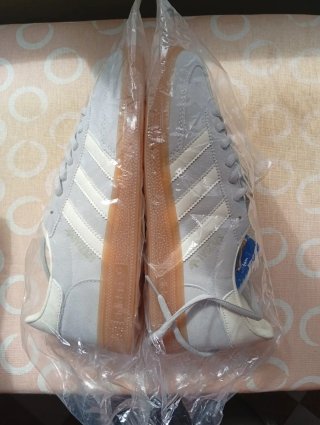 Adidas Spezial Grises y Blancas