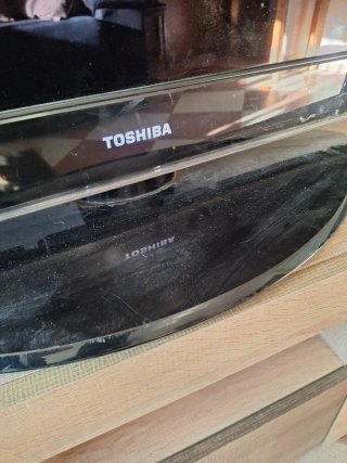 Toshiba Plasma TV Negra para piezas o arreglar