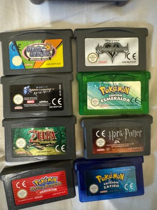 Game Boy Advance SP, con cargador + 8 Juegos