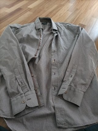 Completo: camicia, pantaloni e cappellino
