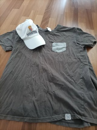 Completo: camicia, pantaloni e cappellino