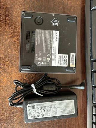 Gigabyte BRIX GB-BKi5A-7200 Mini PC Core i5