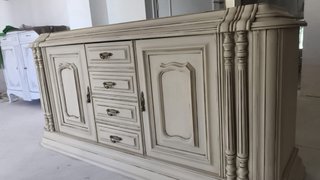 Aparador de madera restaurado
