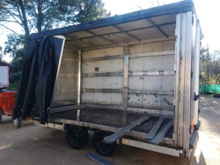 Alquiler remolque de carga 3000kg.