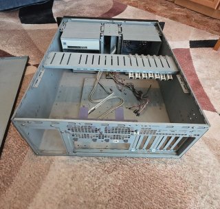 Struttura Rack 4U Chieftec + Lettori