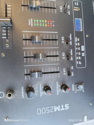 Mesa mezcladora DJ VONYX profesional
