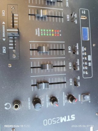 Mesa mezcladora DJ VONYX profesional
