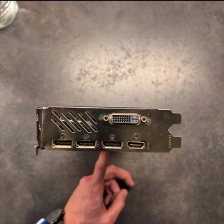 GIGABYTE GTX 1080 Ti 11GB GDDR5X (pochi fps)