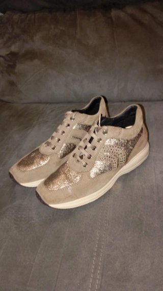 Zapatos Geox Beige y Plateados