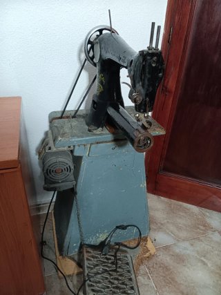 Máquina de coser Singer zapatera