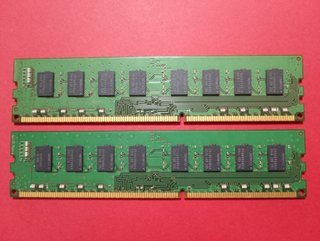 2 moduli RAM DDR3L da 8 GB ciascuno, per PC SAMSUNG