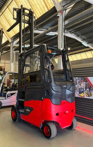 CARRETILLA ELEVADORA 3000 KG SEGUNDA MANO AÑO 2020