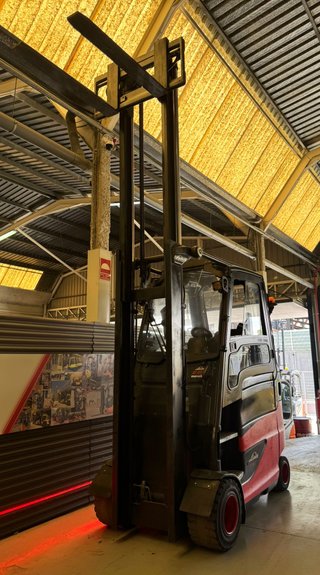 CARRETILLA ELEVADORA 3000 KG SEGUNDA MANO AÑO 2020