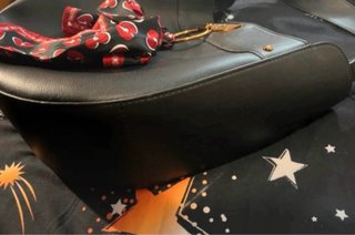 Borsa Love Moschino nera con foulard
