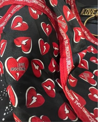Borsa Love Moschino nera con foulard