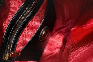 Borsa Love Moschino nera con foulard