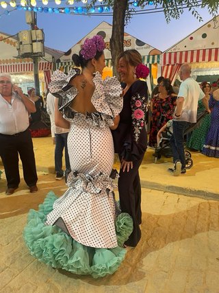 Traje de flamenca lunares blanco y verde