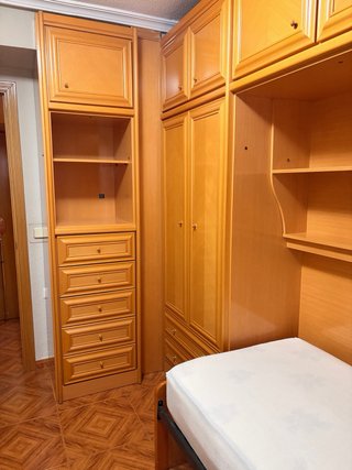 Habitación completa para chica con trabajo estable
