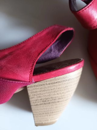 Zapatos Wonders piel rojos talla 40
