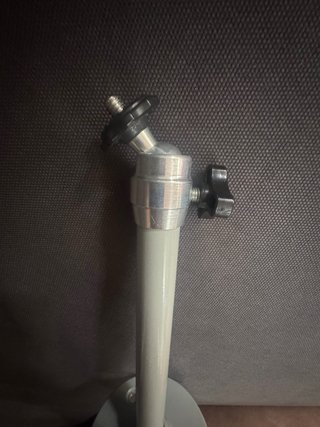 Soporte para proyector ajustable