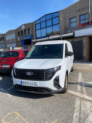 Ford Transit Courier 2025