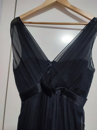 Vestido seda negro volantes