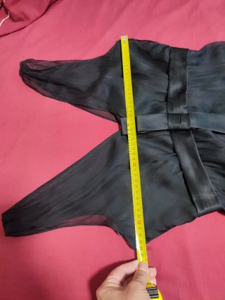Vestido seda negro volantes