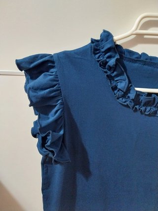 Blusa/Camiseta Azul Marino con Volantes